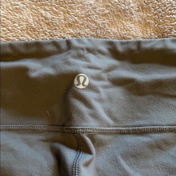 gray wonder under crops lululemon - Picture 3 of 5